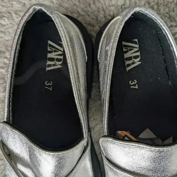 ZARA Mocassins women  size 37 = 6.5 us in great used condition silver and black - Picture 7 of 8